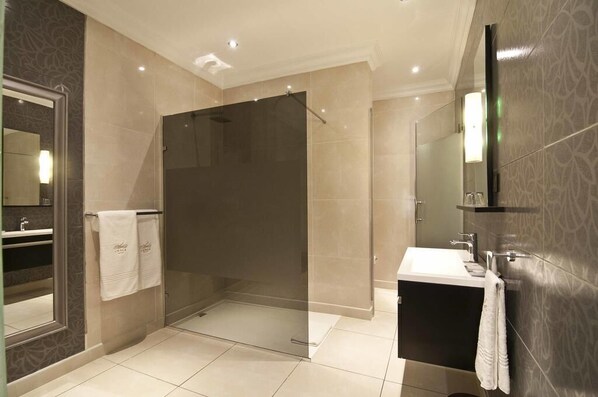 Bathrobes, towels