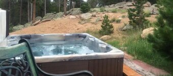 Mtn Retreat: Hike ,Hot Tub, Explore CO, Ski, Relax
