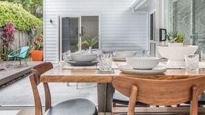 Outdoor dining - Casienda - Single level beachside holiday home (Casuarina)