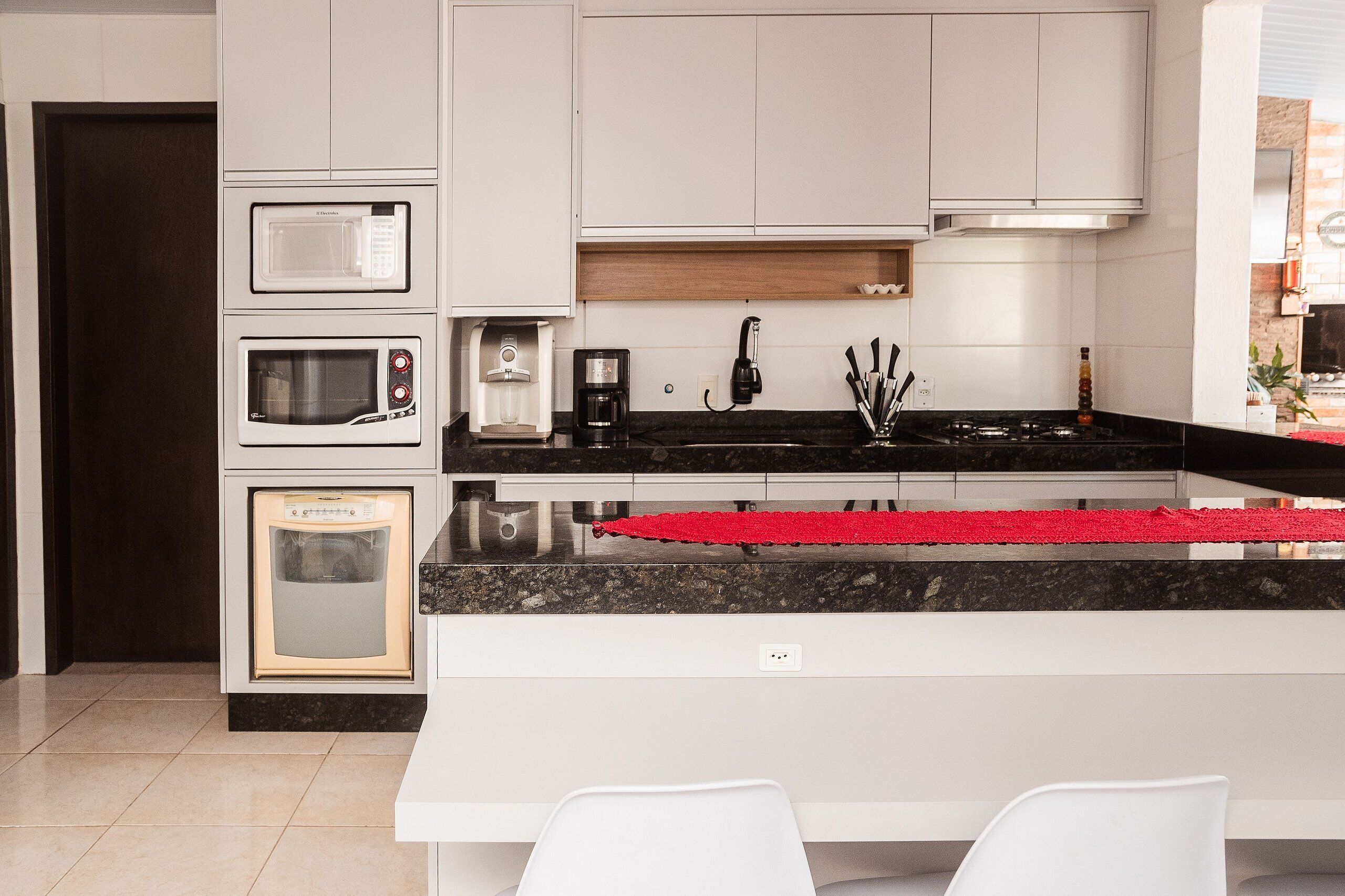 Honeymoon House, Pool Access | Private kitchen | Fridge, microwave, cookware/dishes/utensils, dining tables