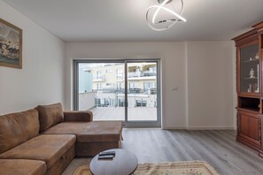 TV - Sea Sound Apartment (Sesimbra)