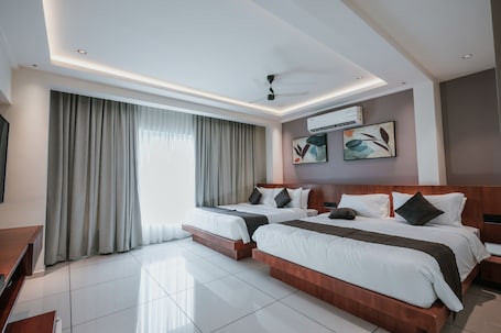 Family Suite | 1 bedroom, premium bedding, memory foam beds, in-room safe