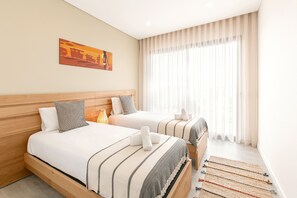 2 bedrooms, iron/ironing board, travel cot, Internet