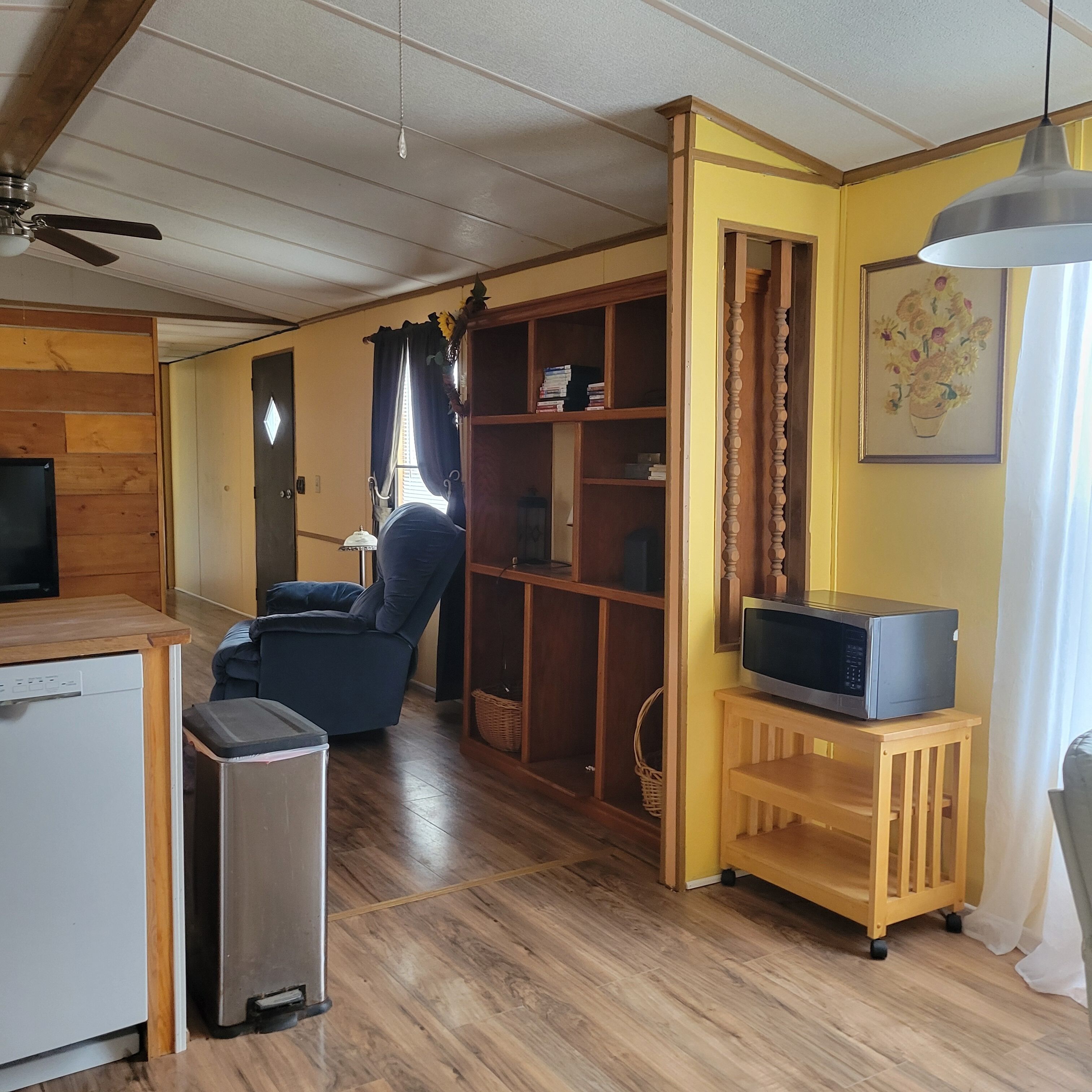Kitchen/dining area into living room