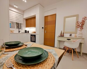 Kühlschrank, Ofen, Herdplatte, Geschirrspüler