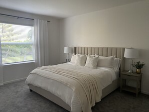 3 bedrooms, desk, iron/ironing board, free WiFi - Sunshine Home by largest natural Warm Mineral Springs and best Florida beaches (North Port)