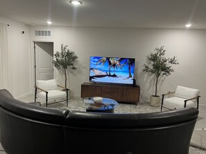 Smart TV - Sunshine Home by largest natural Warm Mineral Springs and best Florida beaches (North Port)