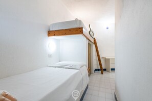 2 chambres, fer et planche à repasser, lit de bébé portatif, Wi-Fi