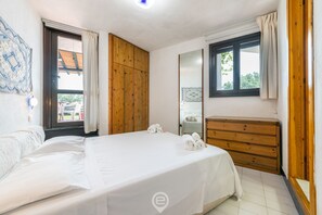 2 bedrooms, iron/ironing board, travel cot, WiFi