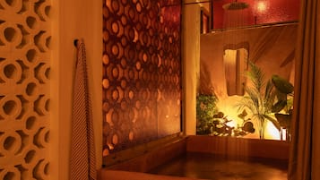 Deluxe Apartment, 1 Bedroom, Terrace | Deep-soaking bathtub