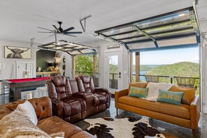 TV, fireplace, video games - The Ridge Over Looking Center Hill Lake (Smithville)