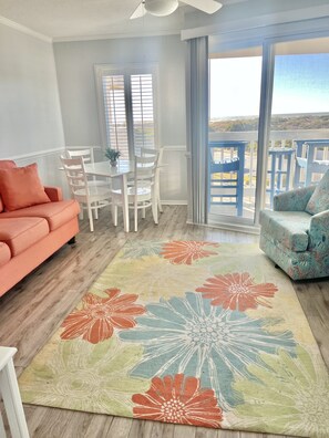 Interior - Rita's Restful Oceanview (Atlantic Beach)