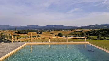 Piscine extérieure (ouverte en saison)