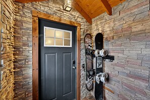Interior - HOT TUB Cold Plunge Sauna Peak to Peak Retreat (Nederland)