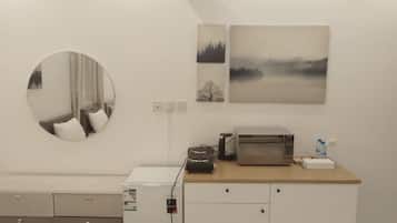 Luxury Triple Room | Private kitchenette | Full-size fridge, microwave, oven, stovetop