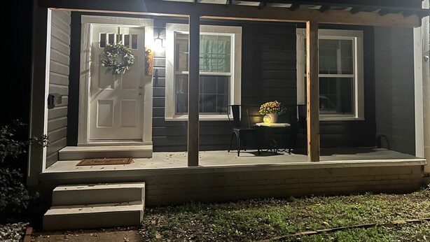 Exterior detail - Charming Pine Cottage near SFA, azalea gardens,  & walking trails. (Nacogdoches)