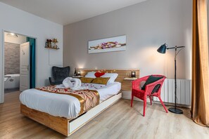 Romantic Apartment | 1 bedroom, individually decorated, desk, blackout drapes - Havre de Paix  Jacuzzi (Asnieres-sur-Seine)