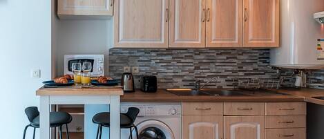 Romantic Apartment | Private kitchen