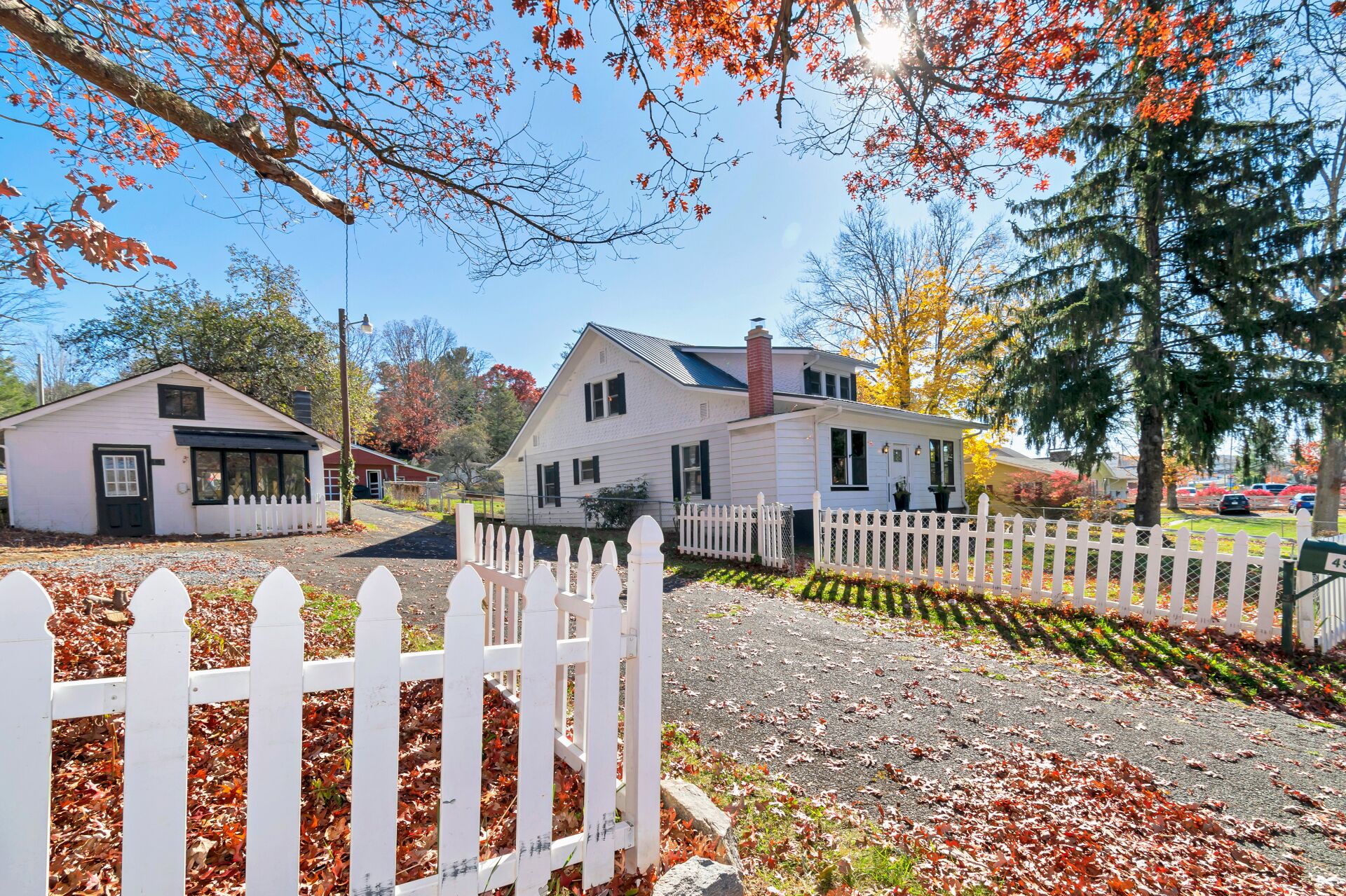 Location! Easy Access to Ski, Hike, Tubing, Snow! Ski Beech, Sugar Mountain! 