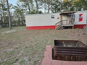 Terrace/patio - Anchored Aweigh - Cozy fishing retreat only 5 minutes to the beach! (Supply)