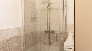 Dusche, Haartrockner, Bidet