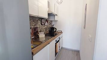 Kühlschrank, Ofen, Herdplatte