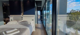 [Luxury & Relaxation] Private Pool with View