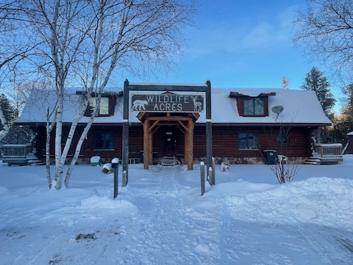  Located Right on the Snowmobile Trail