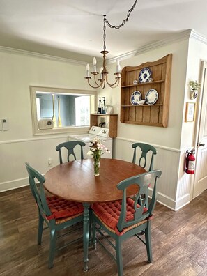 Dining - The Cooperstown Colonial.. perfect location for all things Cooperstown! (Cooperstown)