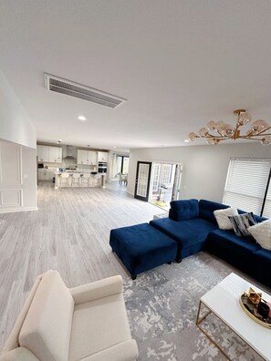 Smart TV, fireplace - Embrace Tranquility: A modern retreat home where serenity meets style (Elizabeth City)