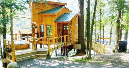 Vermont Tree Cabin on Walker Pond, private retreat