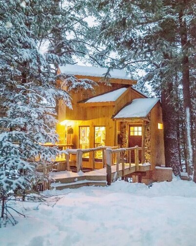 Vermont Tree Cabin on Walker Pond, private retreat