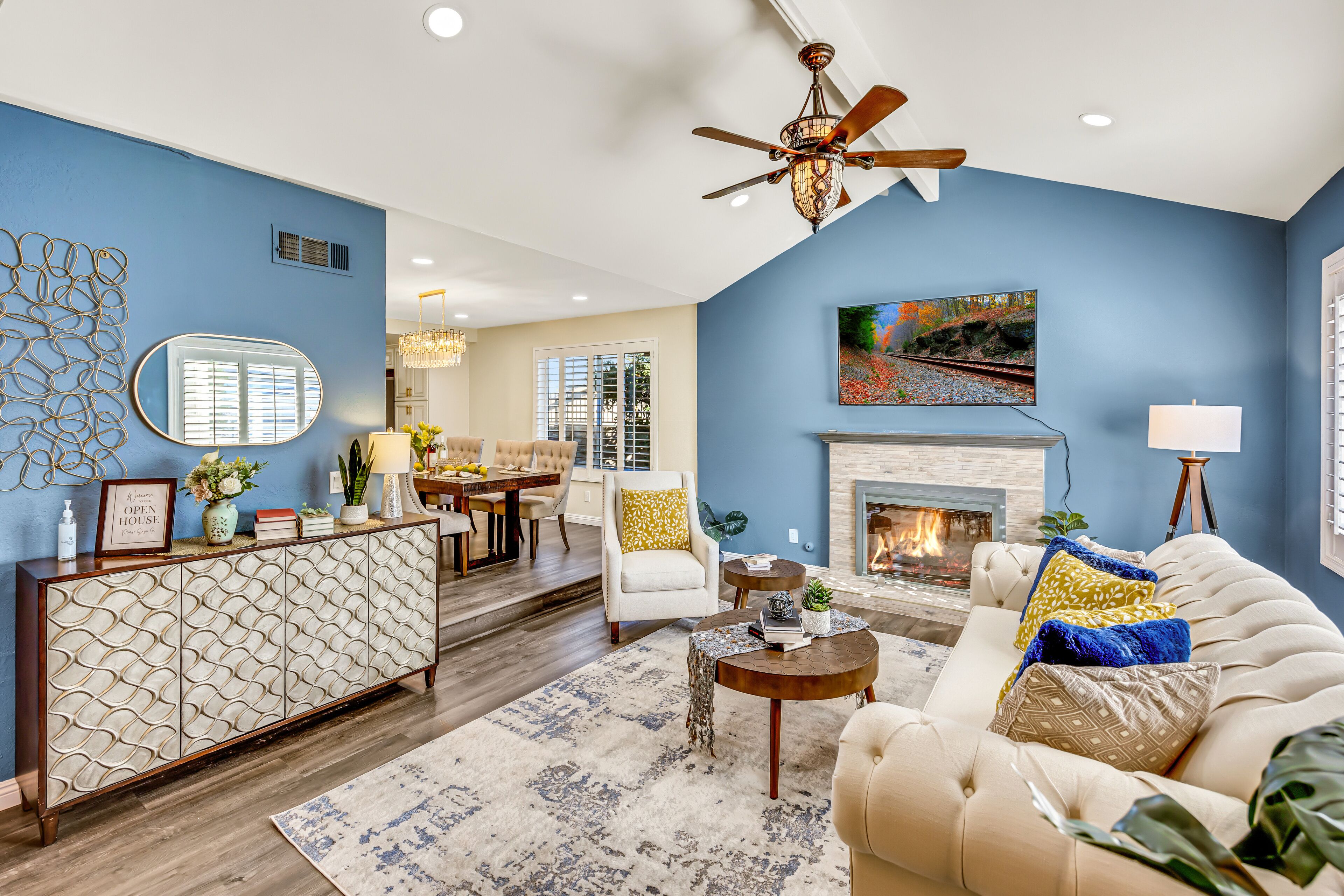 LUX A Massive Beautiful 5bed/4bath with Hot Tub