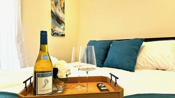 2 makuuhuonetta, silitysrauta/-lauta, Wi-Fi, vuodevaatteet