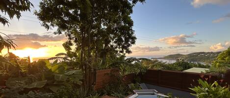 Bañera de hidromasaje al aire libre