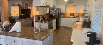 Lakefront Property with Boat Dock close to public boat ramp! Beautiful sunsets!