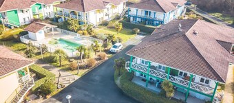 Sanguinet beautiful apartment sleeps 4/6 in residence with swimming pool in the center of town and...