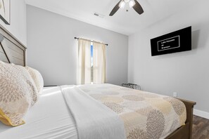 3 bedrooms, iron/ironing board, free WiFi, bed sheets