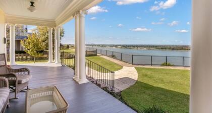 Clifton House - Big River North | Queen Suite | Mississippi River Views