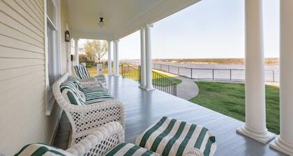 Clifton House | King Suite in Historic Home | Mississippi River Views