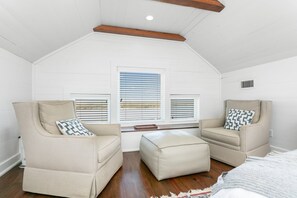 Interior - Clifton House - Observatory | King Suite, Sleeps 4 | Mississippi River Views (Natchez)