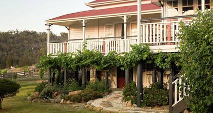 Ballandean Lodge -110-year-old grand Queenslander set on a 6 acre olive grove.