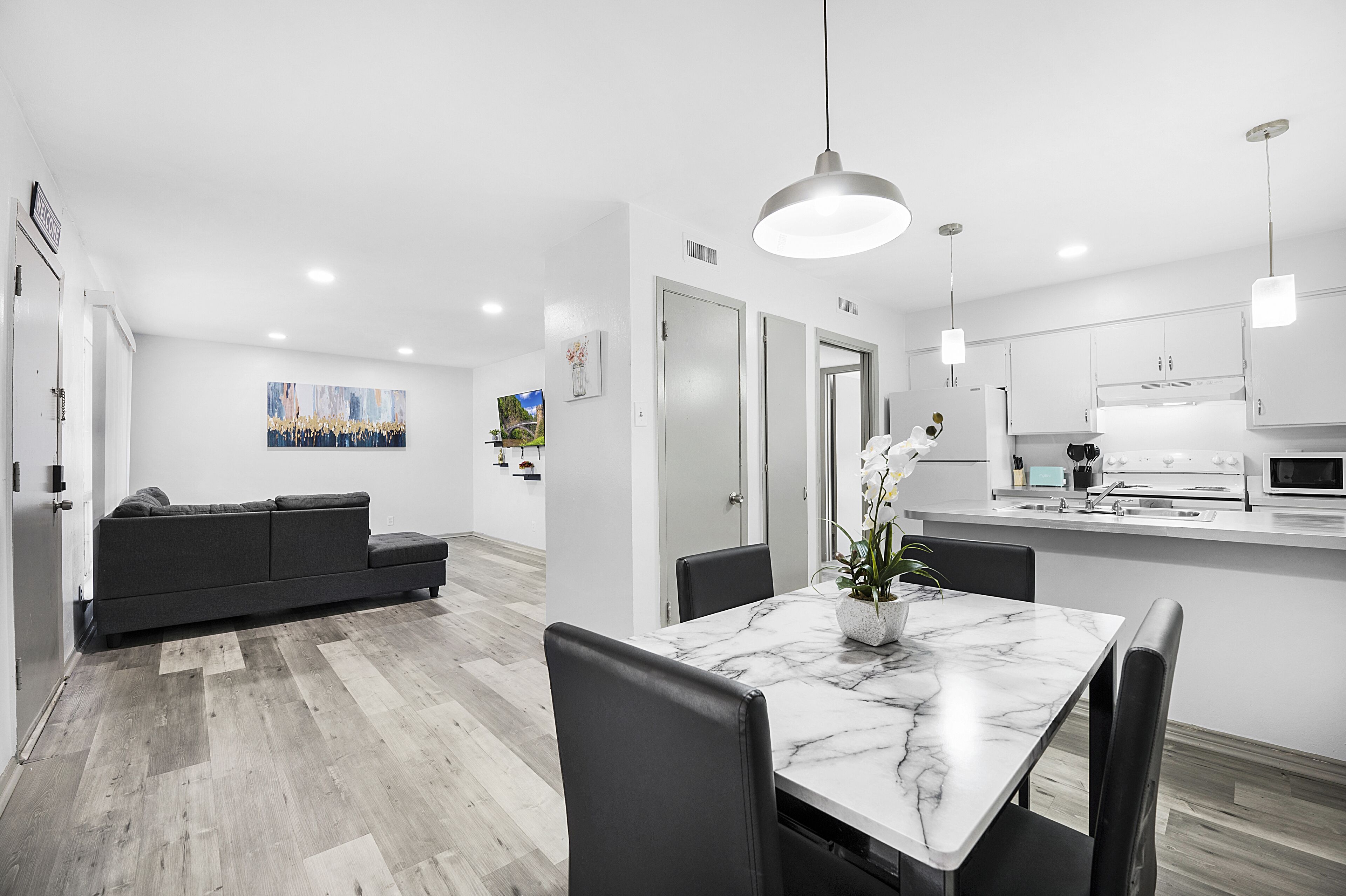 Cute 2BR in East Dallas near Deep Ellum, Downtown, Uptown and Fair Park