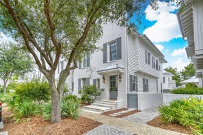 Exterior - "Poppy's Cottage" in Rosemary Beach, Private heated pool, Bikes - Steps to Sky Pool, Fitness, Tennis (Rosemary Beach)