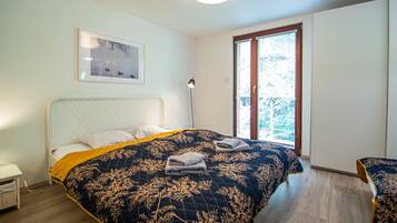 2 soverom, strykejern/-brett, reiseseng for barn og wi-fi (inkludert)