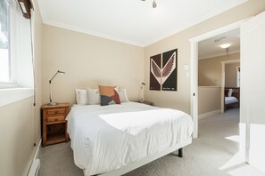 2 slaapkamers, een strijkplank/strijkijzer, wifi, beddengoed