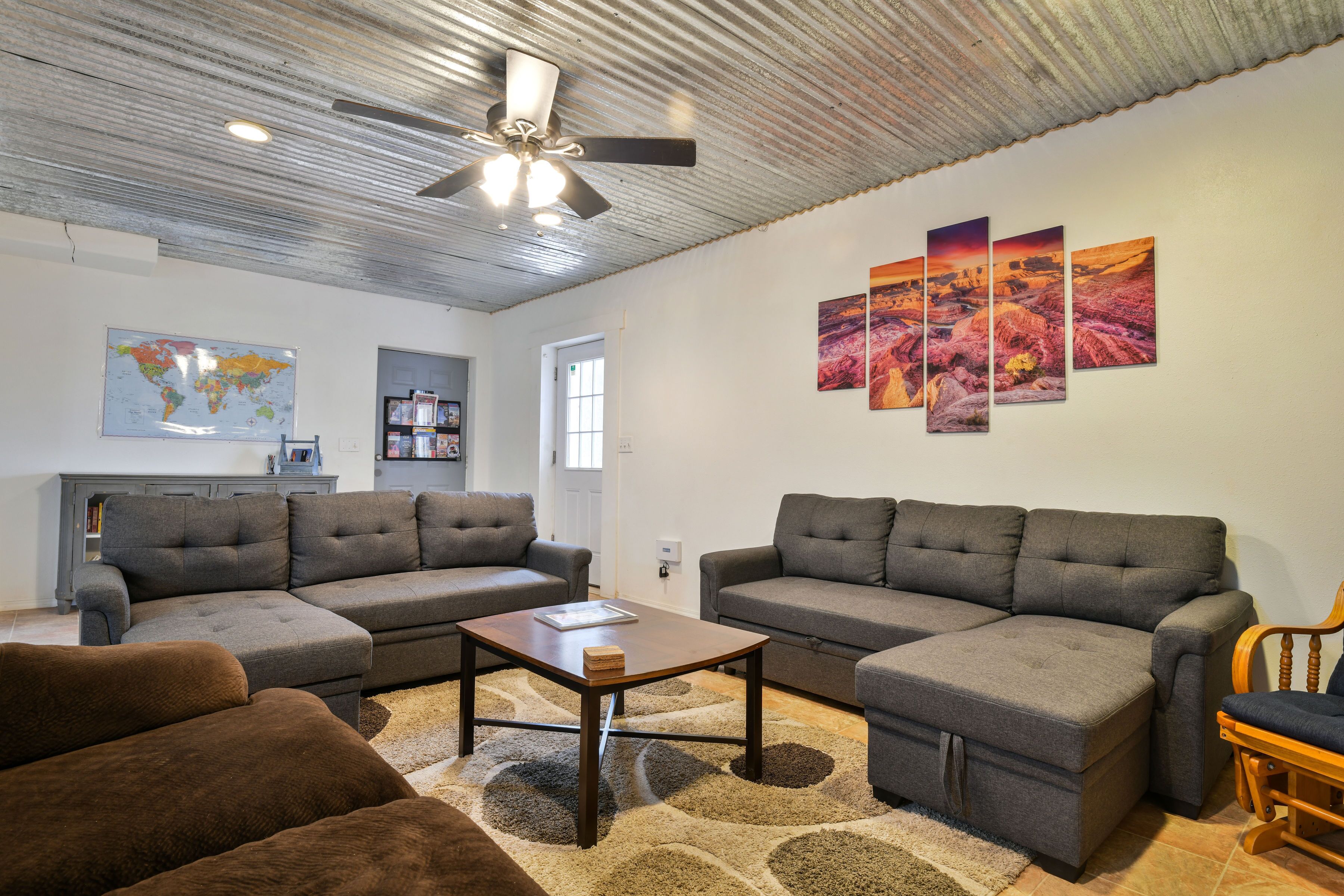 Smart-tv, een open haard en videospelletjes