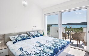 4 habitaciones, acceso a internet y ropa de cama 