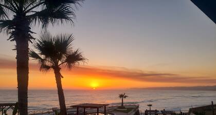 Oceanfront suite with king bed, bbq, pool, jacuzzi, private gate to the beach