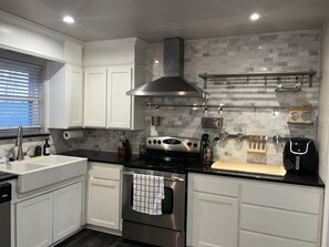 Fridge, microwave, oven, stovetop - Home Away From Home (Oklahoma City)